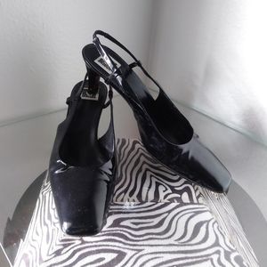 ANNE KLEIN Patent leather sling